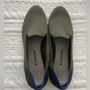 Women’s 8.5 Loafer- Cypress. Never worn.